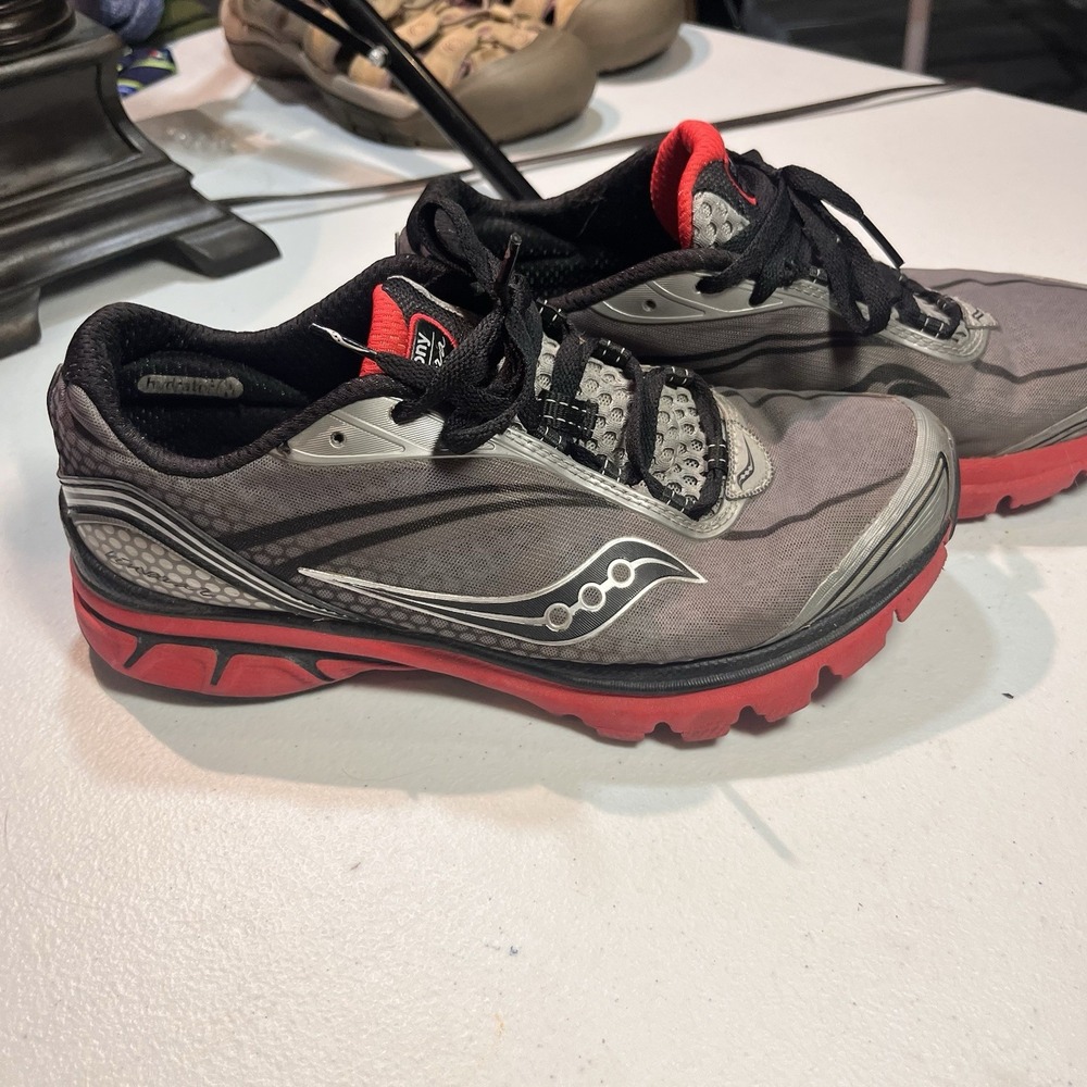 Saucony Men's‎ Kinvara 2 Size 8.5 Grey Red 20121